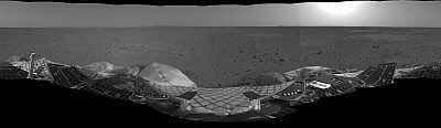 Die Marsoberfläche, gesehen von der US-Landeeinheit SPIRIT, am 6. Januar 2004.