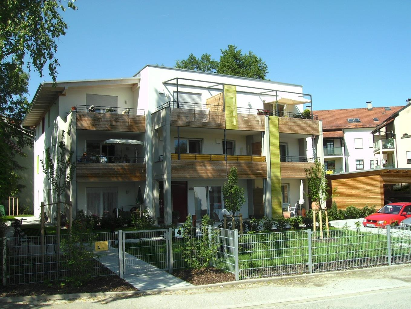Haus Gloria / Rosenheim (ambulante Hausgemeinschaft) 8 Wohnungen Haus barrierefrei, Hausnotruf