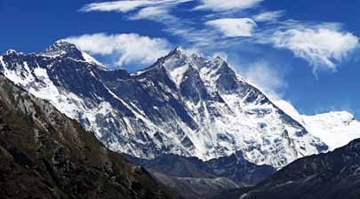 Geológ pod Everestom Nestáva sa často, aby mal prírodovedec v rámci horolezeckej športovej expedície možnosť zaujímať sa o geologické fenomény vo vysokých horách.