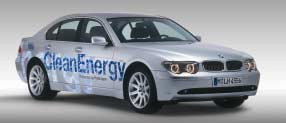 BMW Entwicklungsziele Kurz-, mittel- und langfristige Lösungen Motivation: 160 140 120 100 80 60 40 20 CO 2 (Millionen t/jahr) PKW Emissionen Reduktion der Emissionen, Einsparung der begrenzten