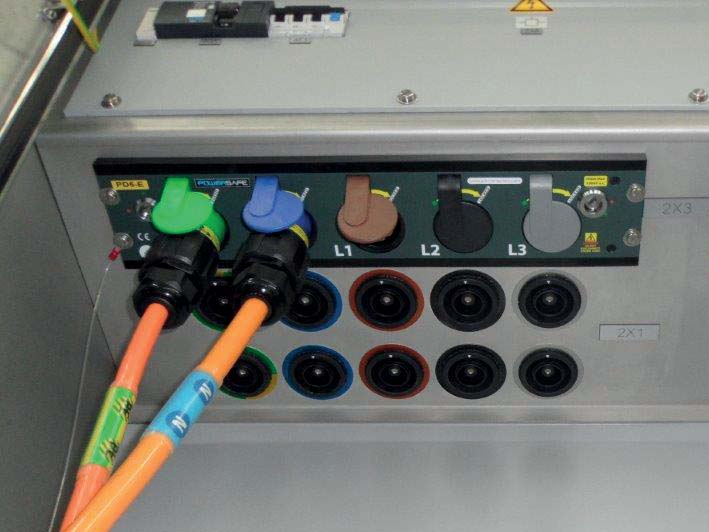PowerSAFE Schaltbox Kompakte Schaltbox zur Trennung von hohen Strömen Für grösstmögliche Sicherheit! Die PowerSAFE Box ist ein 5polige Verbindungseinheit für Generator oder Netzanschluss.