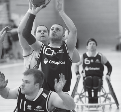 n i r d n e t t i M s n a d e d en plein IMPRESSIONEN AUS... n Rollstuhlbasketball EuroLeague 2 Die Pilatus Dragons zeigten vollen Einsatz und erreichten den 2. Rang.