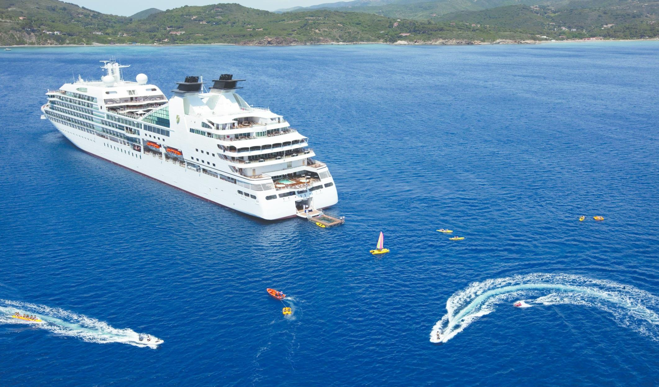 L u x u r y InStyle Das besondere an allen baugleichen Seabourn-Yachten ist die Marina auf Deck 3, die Wassersport, wie Segeln, Paddeln, Surfen und Jet-Skifahrten bei schönem