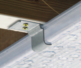 Dächer Multifunktionspaneel Das Multifunktionspaneel aus Polycarbonat ist hoch schlagfest sowie beidseitig UV-geschützt und bietet somit eine gute Alternative zu Stegplatten.