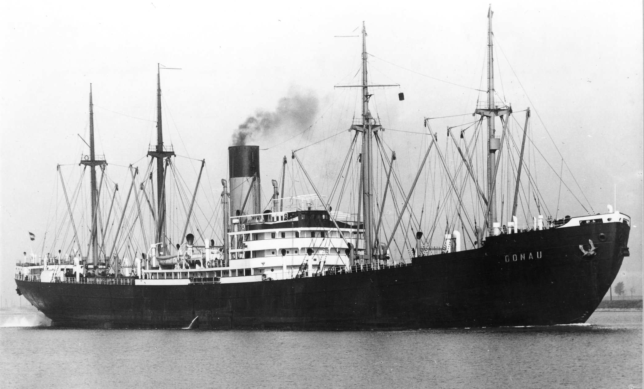 1927 wurde die Maier-Schiffsform Verwertungsgesellschaft m.b.h. in Bremen gegründet, die für Schiffsneubauten Entwürfe lieferte bzw. Lizenzen erteilte 9.