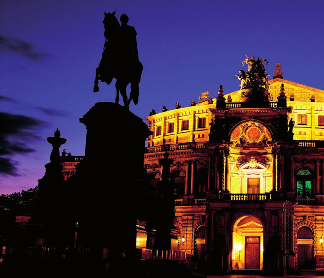 Seit Jahrhunderten ist Dresden, an dessen Hofkapelle einst Carl Maria von Weber und Richard Wagner wirkten, eine Stadt der Musik. Verschiedene Festivals tragen dieser Tradition Rechnung.