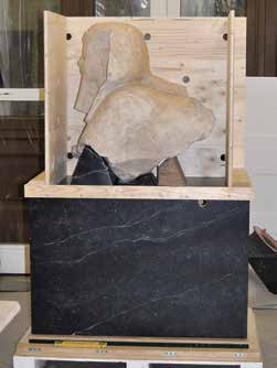 Zu diesem Zweck hat die Ägyptisch-Orientalische Sammlung vier Kalksteinstelen zur Verfügung gestellt, bei denen Darstellungen und Inschriften stark verblasst sind.