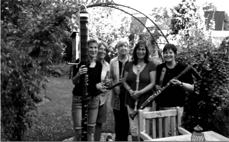 Blockflöten-Quartett mit großer Unterstützung- gespart, um die stattliche Summe für diese besondere Flöte aufzubringen.