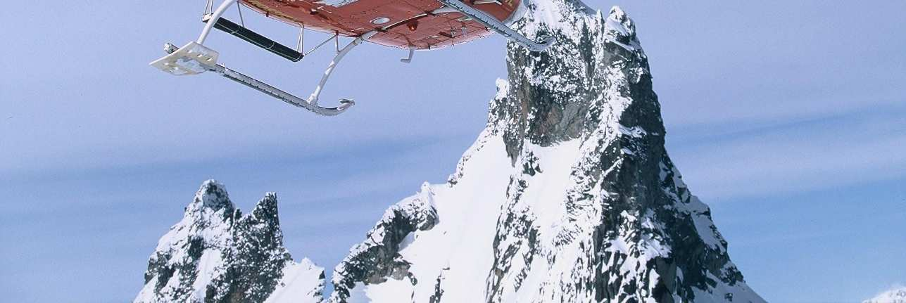 Heliski: Whistler Heli Ski bietet tageweise Heliskiing ideal für Skifahrer, die sich einmal den Traum vom Heliskiing erfüllen möchten. Der Preis gilt pro Person und beinhaltet 5% Steuern.
