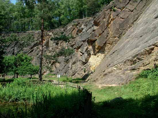 Nach wenigen Jahren wurde der Abbau in den meisten Steinbrüchen wieder eingestellt. Der Benno- Steinbruch (8 a) und der Steinbruch Brumley (4, Abb. 14) waren noch bis in die 50er Jahre in Betrieb.
