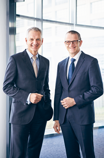 An unsere Aktionäre CEO, Dr. Martin U. Schefter (rechts) und CFO, Dr.