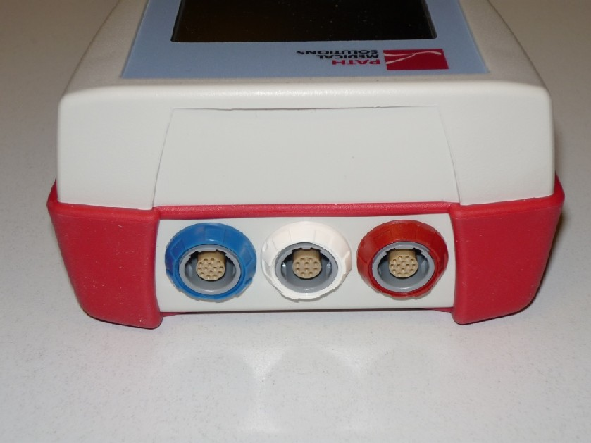 Anschlussbuchsen des Gerätes 3.3.2 Sentiero-A Blaue, weiße und rote Buchse Patientenantwort-taster und ABR Kabel bzw.