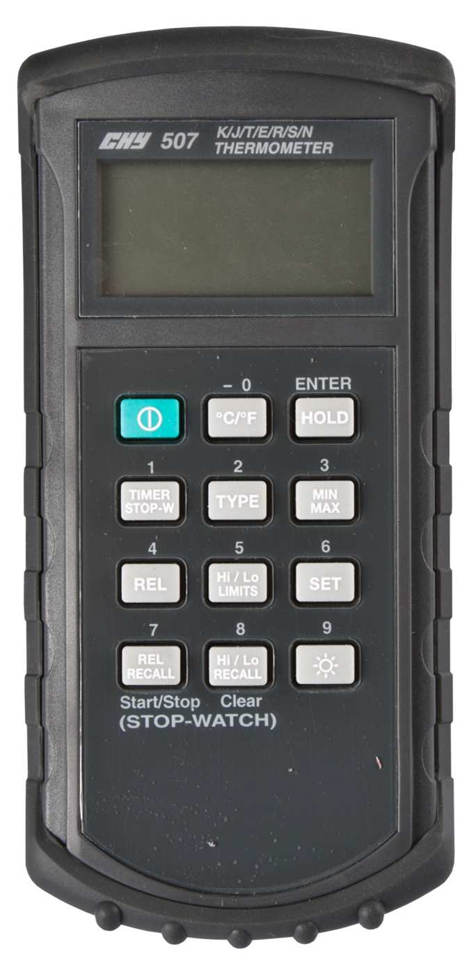 Digitalthermometer Typ 507 für Elementtyp K/J/T/E/R/S/N Technische Daten Messbereich entsprechend den DIN-Werten der angegebenen Elementtypen Genauigkeit ± 0,05% vom Messwert Anschluss 2-poliger