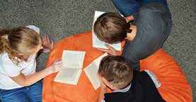 Das lesen junge Leser! Die Schülerinnen und Schüler der Klasse 9 der Bodenseeschule St. Martin stellen ihre Lieblingsromane vor.