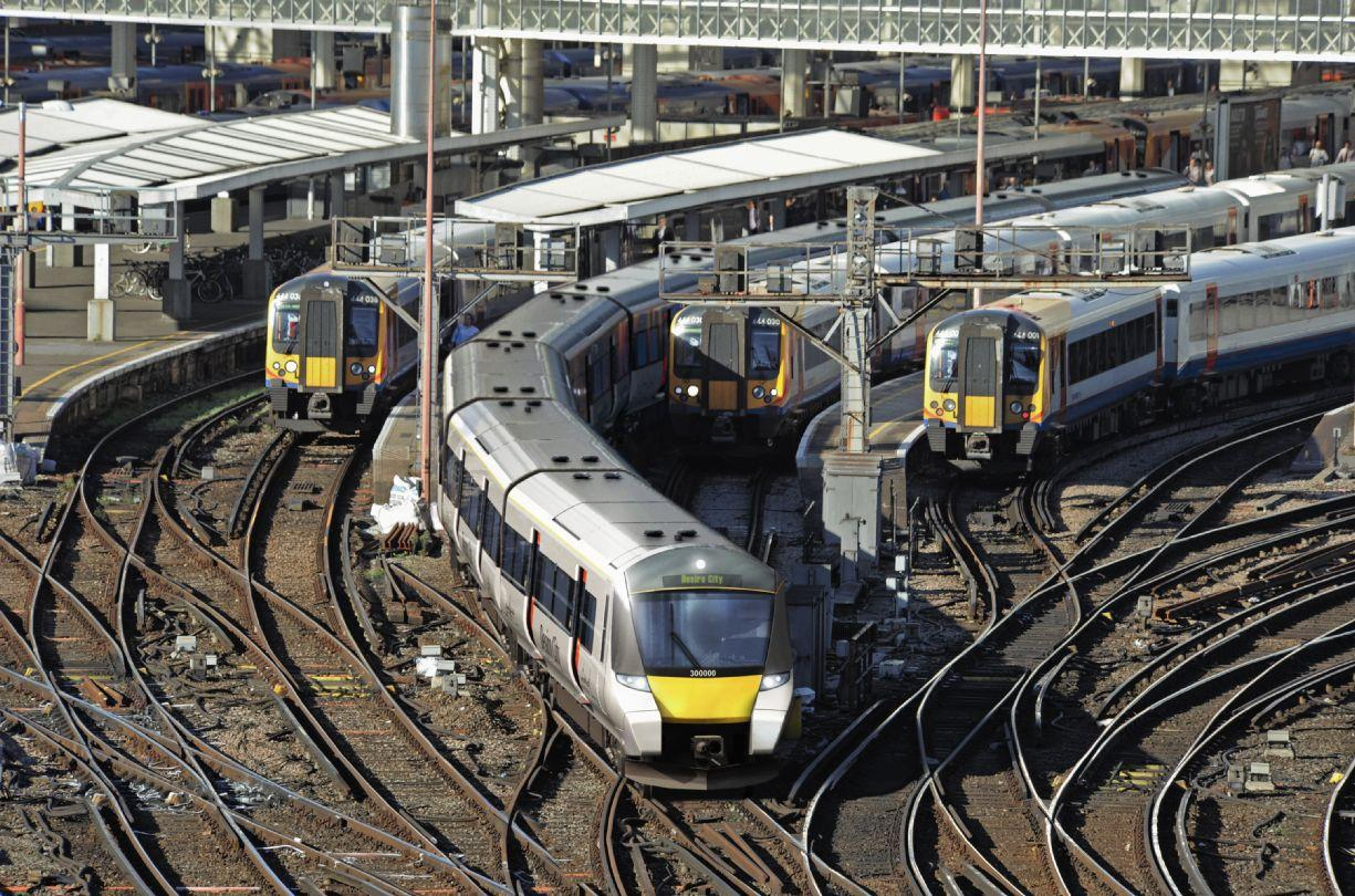 Großbritanniens Bahninfrastruktur Wird von Network Rail betrieben, einem nicht gewinnorientierten Unternehmen Vertragliche Vereinbarung zwischen Network Rail und Office of Rail Regulation zur