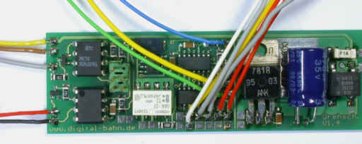 rehscheibendekoder 1 von 17 10.11.2013 17:23 Die Platine wird vor dem Einkleben mit den Anschlusskabeln versehen. Hier die 3 Sensor-Kabel (BLAU - GELB - GRÜN).