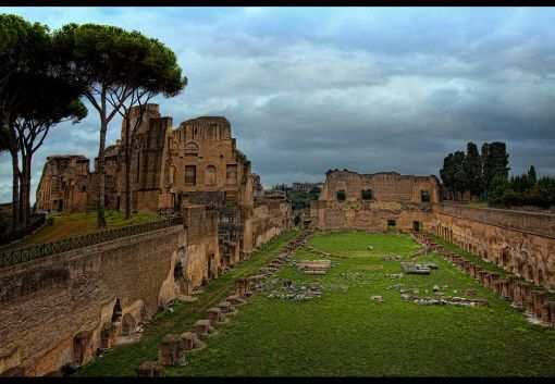 Obwohl das Kapitol der flächenmäßig kleinste der sieben Hügel Roms war, war er sicher nicht der unbedeutendste.