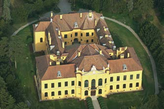 Nationalpark Donauauen: Als Tor zur Au gilt das schlossorth Nationalpark-Zentrum in Orth/Donau mit der Ausstellung DonAUräume und dem Freigelände Schlossinsel.