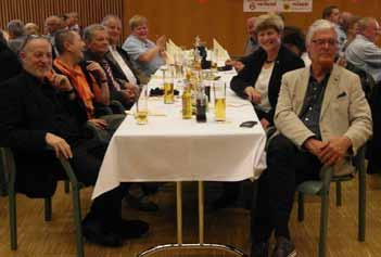 Im Gasthof Ulrichshögel im Berchtesgadener Land wurde gegessen und die Unterhaltung durch einen Musiker genossen. Puntigam Vereinsreisen lud am 10.