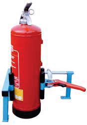 Das Feuerlöschpulver wird im Durchlaufverfahren, bei Vorgabe des gewünschten Gewichts, direkt in den Feuerlöscher gesaugt.