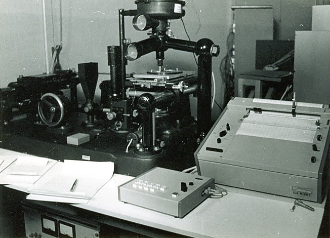 Photographische Spektrometrie Lichtelektrisches Registrierphotometer (Lirepho( Lirepho) ) von Carl Zeiss, 1936 beschafft, Photozelle um 1958
