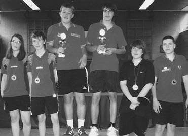 Tischtennis Doppelgewinner: Cathleen und Jan (2.), Marcel und Rasmus (1.) Stefan und Mark(3.
