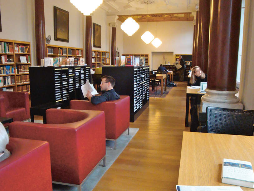 Literaturhaus Museumsgesellschaft Zürich A 4 01 Nur für Mitglieder; Tagespässe erhältlich Hoch Take-away-Stände auf der Gemüsebrücke, mindestens 10 Cafés und Restaurants in der unmittelbaren Umgebung