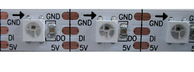 LED-Typen LEDs der Typen WS2812, PL9823, APA-106, SK6812 und kompatibel haben neben den Stromversorgungspins (Masse und +5V) einen