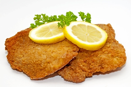 Jägerslust Schnitzel mit Waldpilzrahm - Soße dazu Bratkartoffeln & Salat 13,70 Pfeffer - Schnitzel Schnitzel mit