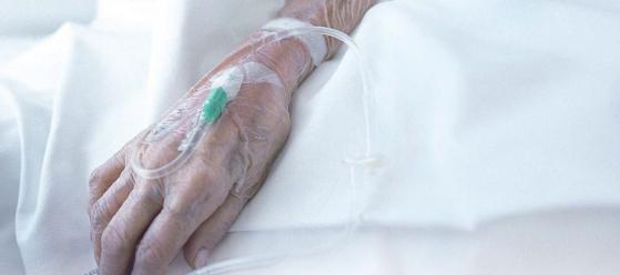 Besonderheiten älterer Notfallpatienten Kommen eher mit Ambulanz Längere Aufenthaltsdauer Benötigen