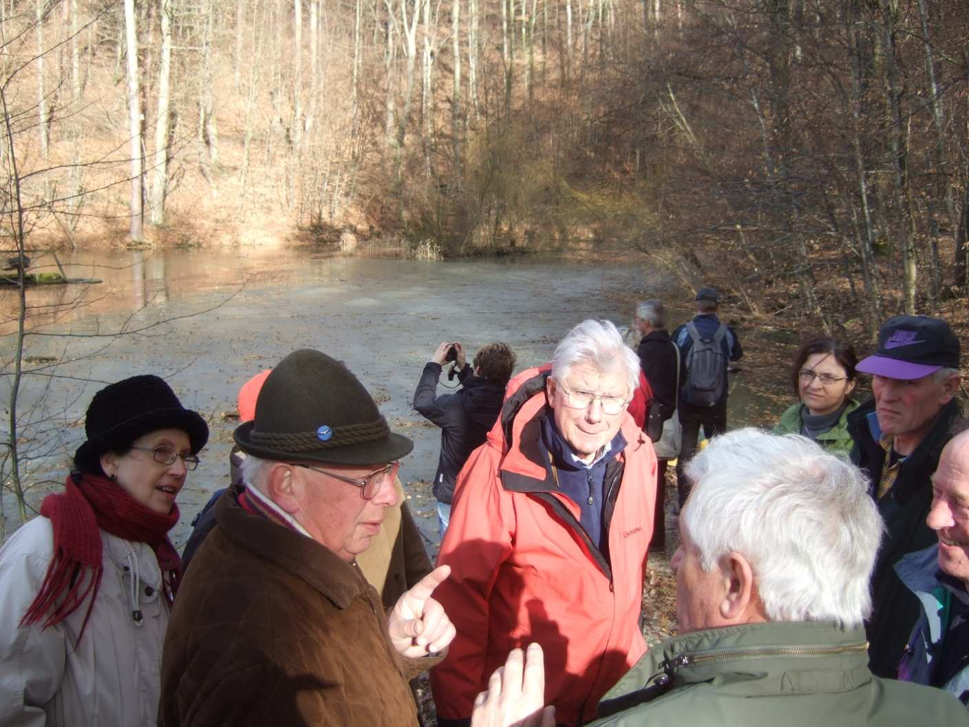 Der See ist künstlich angelegt ein absolut dichtes Regenrückhaltebecken