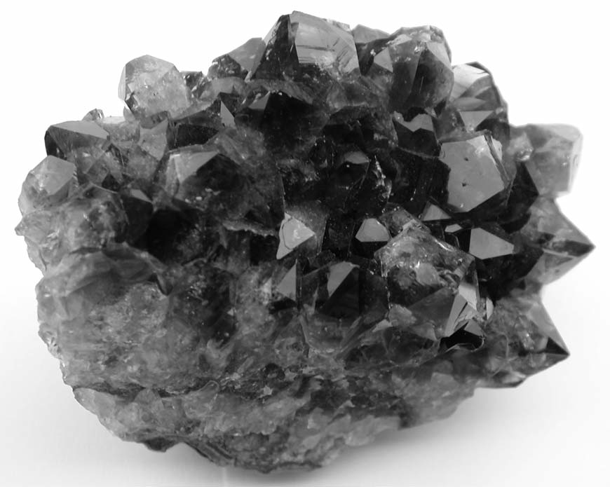 B Schüleraktivitäten Minerale und Gesteine Infotext 2: Kristallisation Magmatische Gesteine (nach dem griechischen Wort magma für geknetete Masse) entstehen durch Kristallisation aus