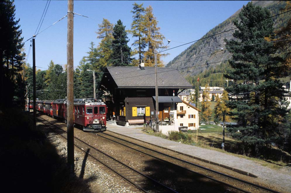 100 Jahre Berninabahn Kapitel 3 Tafel T 10-1 bis T 10-3 Bahnhöfe der Berninabahn An der Strecke von St.