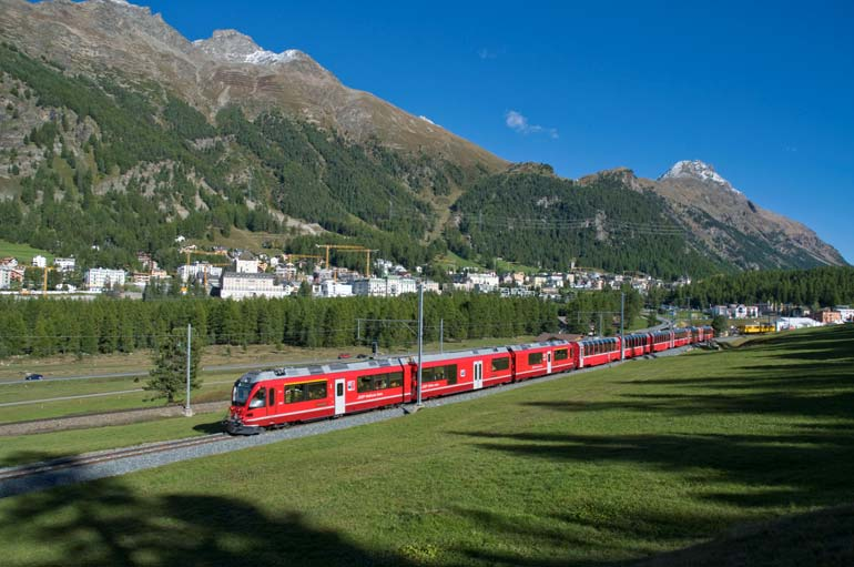 Bild T14-2: Kleine Anekdote am Rande des Fahrplanes: Bei unserer diesjährigen Bernina- Fototour fehlte uns immer ein Bernina-Express zwischen Pontresina und Samedan, nämlich jener nach Davos.