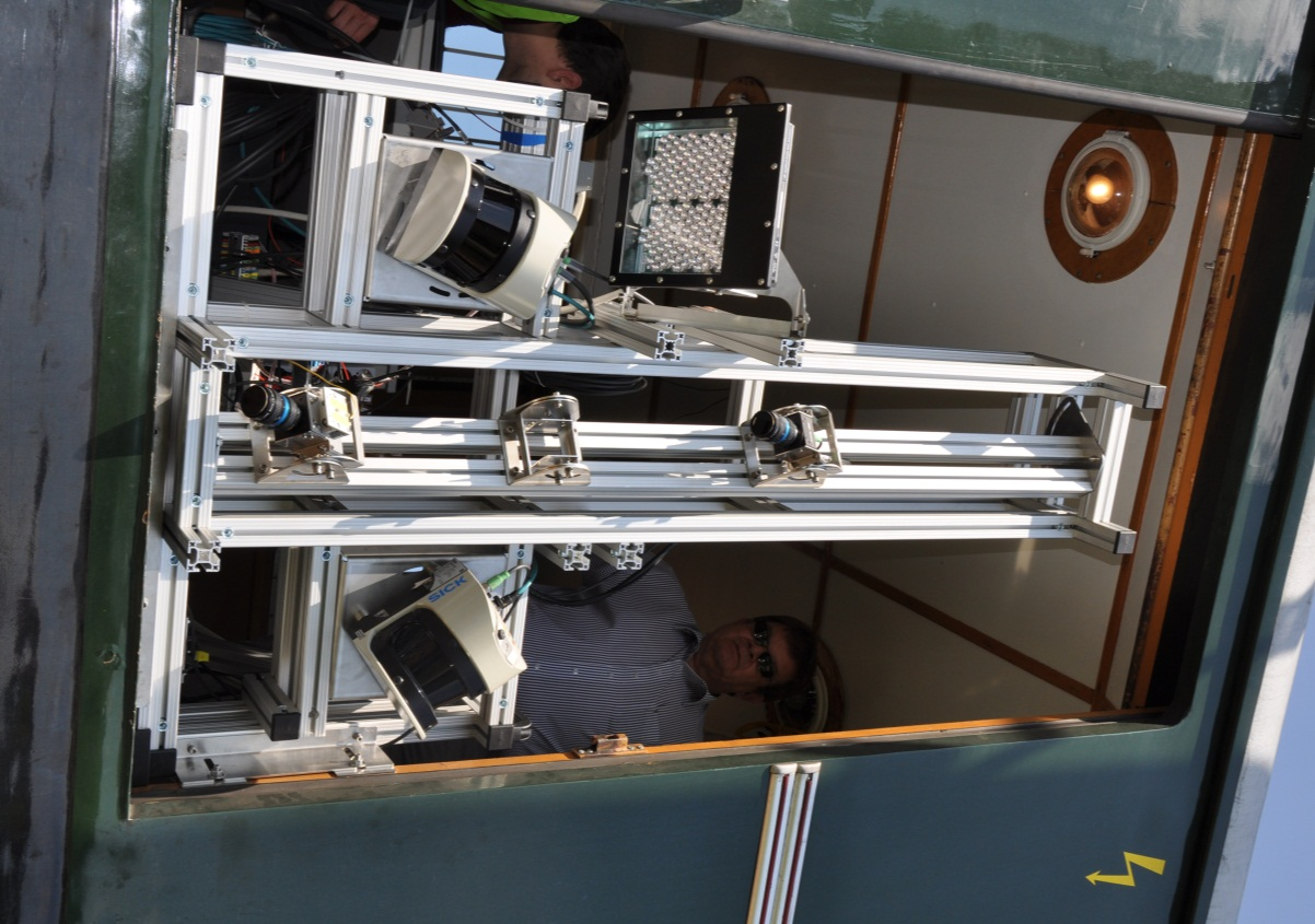 Messeinrichtung Infrarotblitz Kamera 2 Scanner 1 Kamera 1 Bestandteile der Messeinrichtung: Laserscanner für Auslösen der anderen Sensoren bei Mastannäherung Zweiter Scanner zur optionalen
