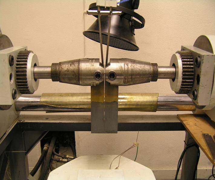 Bild 13: LNT- Probe mit Bohrung verschiedenen Durchmessers zur Erzeugung unterschiedlicher