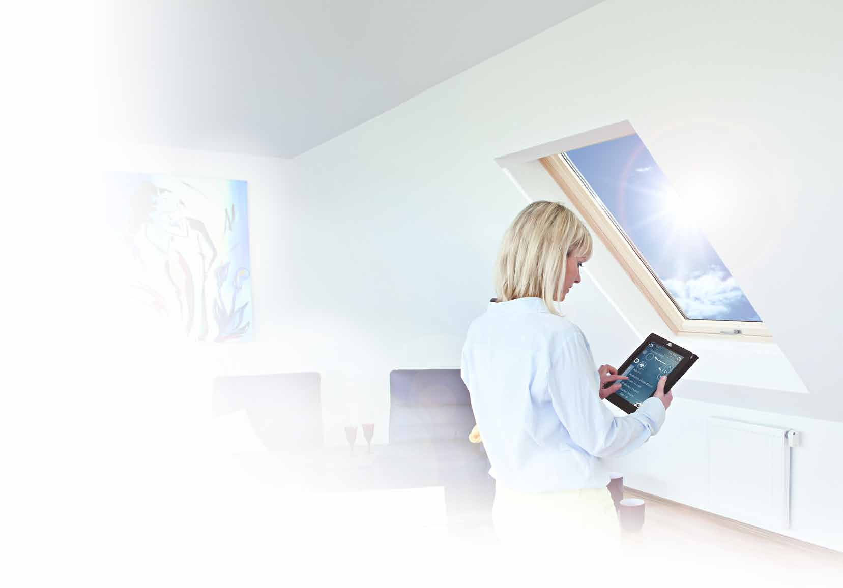 Automatisierung Die gute Nachricht: Sie können sitzen bleiben Roto Smart Home Wenn es um mehr Komfort bei der Bedienung, ein ideales Wohn klima und eine optimale Energieeffizienz geht, sind