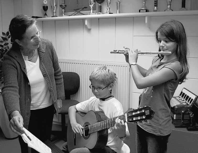 Aktuelle Termine / Veranstaltungen 6 Musikstudio App bietet musikalische Früherziehung für Kinder LEUTKIRCH (Lhw)- Für den Musikunterricht im neuen Schuljahr bietet das Musikstudio App noch freie
