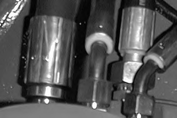 POCLAIN HYDRAULICS Bremsventile VB KREISLÄUFE Überprüfung der Anschlüsse Leitungen und Anschlüsse Die einzelnen Bestandteile des Hydraulikkreislaufs (Tank, Pumpen, Ölverteiler, Filter, Verbraucher
