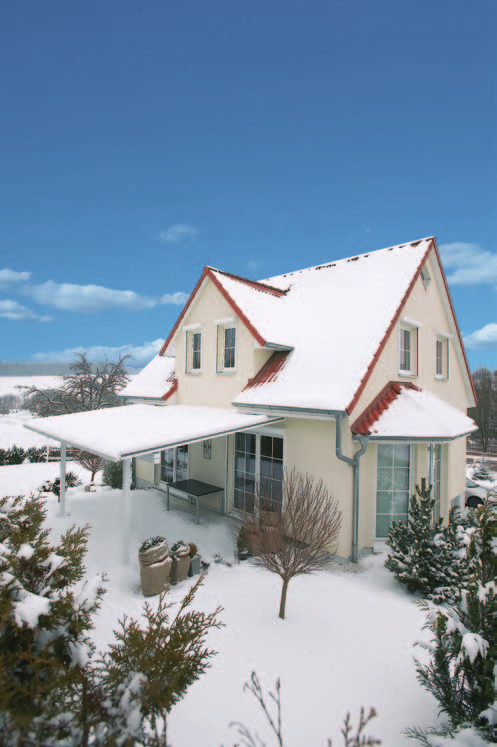 Um im Winter den Belastungen bei Schneefall standzuhalten, muss bei bau - seitig verglasten WAREMA Terrassendächern auf Grund statischer