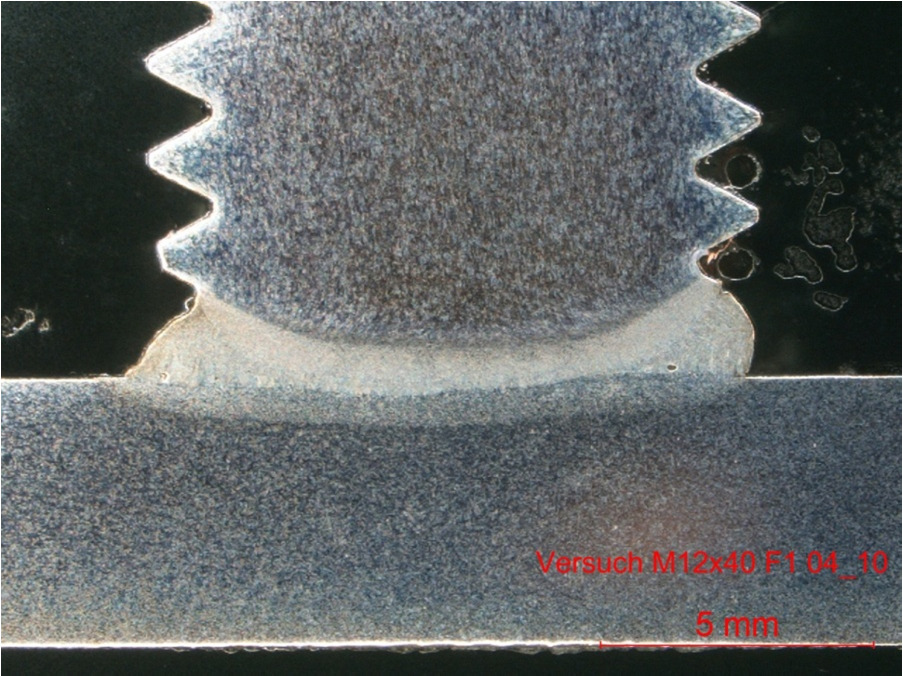 Schweißbedingungen: Stromstärke: 650 A, Schweißzeit: 200 ms, Abhub: 1,7 mm, Eintauchtiefe: 0,6 mm, SRM-Feld: 800