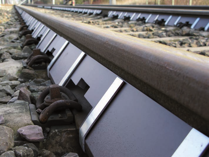 Lärmreduktion mit Schienenabschirmung Feldmessungen Mehr als 40 km Gleis der DB AG wurden seit 2010 mit Calmmoon Rail-Technologie zur Reduktion der Lärmabstrahlung Schiene ausgerüstet.