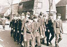 Pendzich gehörte dem Ensemble Der Knobelbecher aus Appen selbst an. Mitte November 1966 veranstaltete dieser Soldatenchor ihm zufolge im Stadtheim Elbmarsch einen bunten Nachmittag.