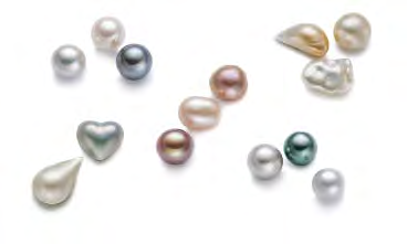 Der Lüster ist umso stärker, je mehr Perlmutt vorhanden ist, um die Perle zu formen. Er ist somit ein Hinweis darauf, wie lange die Perle in der Auster herangewachsen ist.