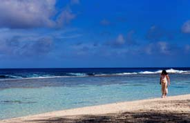 Die blau-grün schillernde Lagune gilt als eine der schönsten im Pazifik.