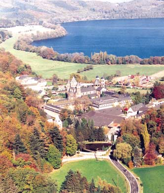 Tag Schloss Bürresheim Kloster Helgoland Wir fahren Sie zur Wallfahrtskirche St. Jost im Nitztal.