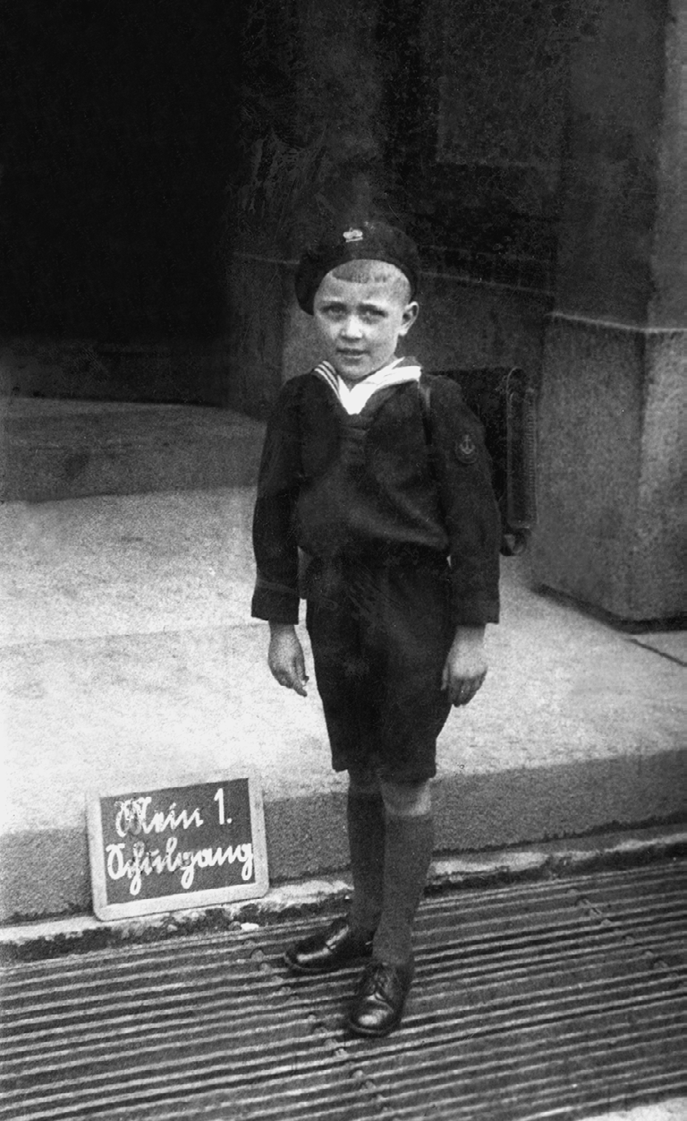 12 Lothar Gaa Stationen meines politischen Lebens Meine Schulzeit Zu Ostern 1937 wurde ich in die Volksschule in Plankstadt eingeschult.