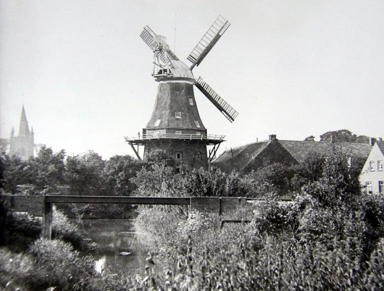 Es war sehr erfreulich, dass 1960 der Krummhörn von Müller Eiklenborg die Windmühle erwarb, um darin ein Mühlen- und Heimatmuseum einzurichten.