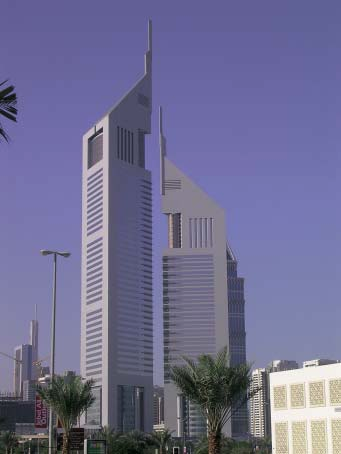 GEBÄUDETECHNIK Kaltwasser- und Trinkwasserversorgung Emirates Hotel und Verwaltungskomplex, Dubai, VAE Das Hotel ist das höchste Gebäude im Mittleren Osten bzw.