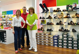 Ausgabe 5 Mai 2013 AKTUELLES PR-Anzeige Think! modische Schuhe für Einlagen Neueröffnung Treml Laufgut Gutes Schuhwerk aus Tradition.